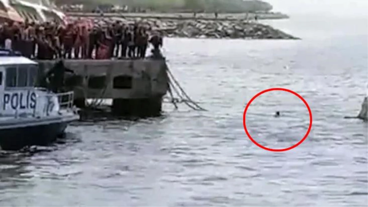 Polis teknenin Maltepe\'ye yanaşmasına izin vermeyince CHP Adalar İlçe Başkanı Ali Ercan Akpolat, yüzerek kıyıya ulaştı