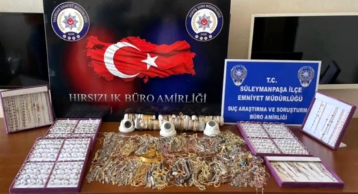 150 bin liralık takı çalan 2 kişi tutuklandı