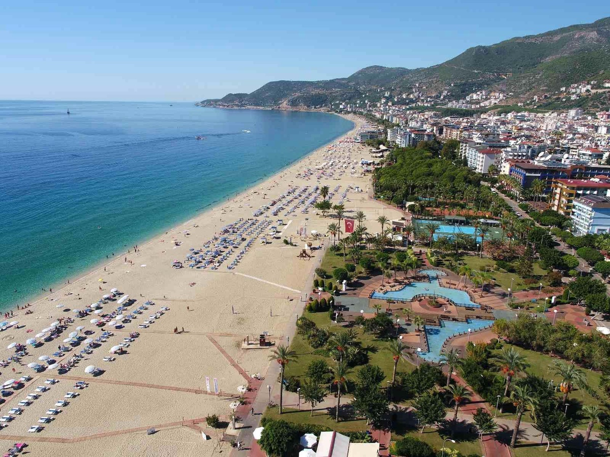 Antalya\'yı ziyaret eden turist sayısı 2021 yılına göre yüzde 162 arttı