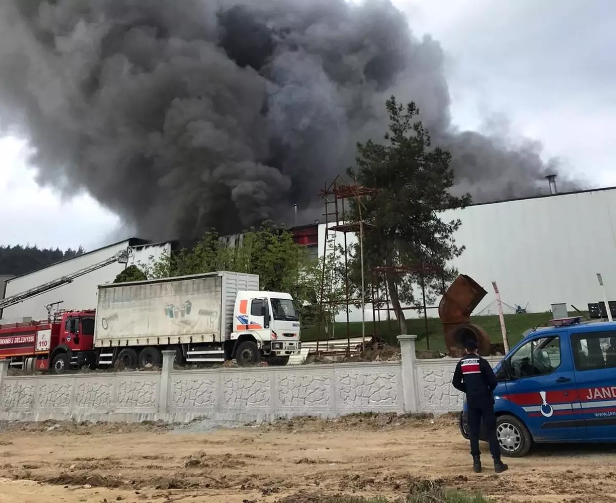 Son dakika haber: Bilecik\'te bir günde ikinci lastik fabrikası yangını