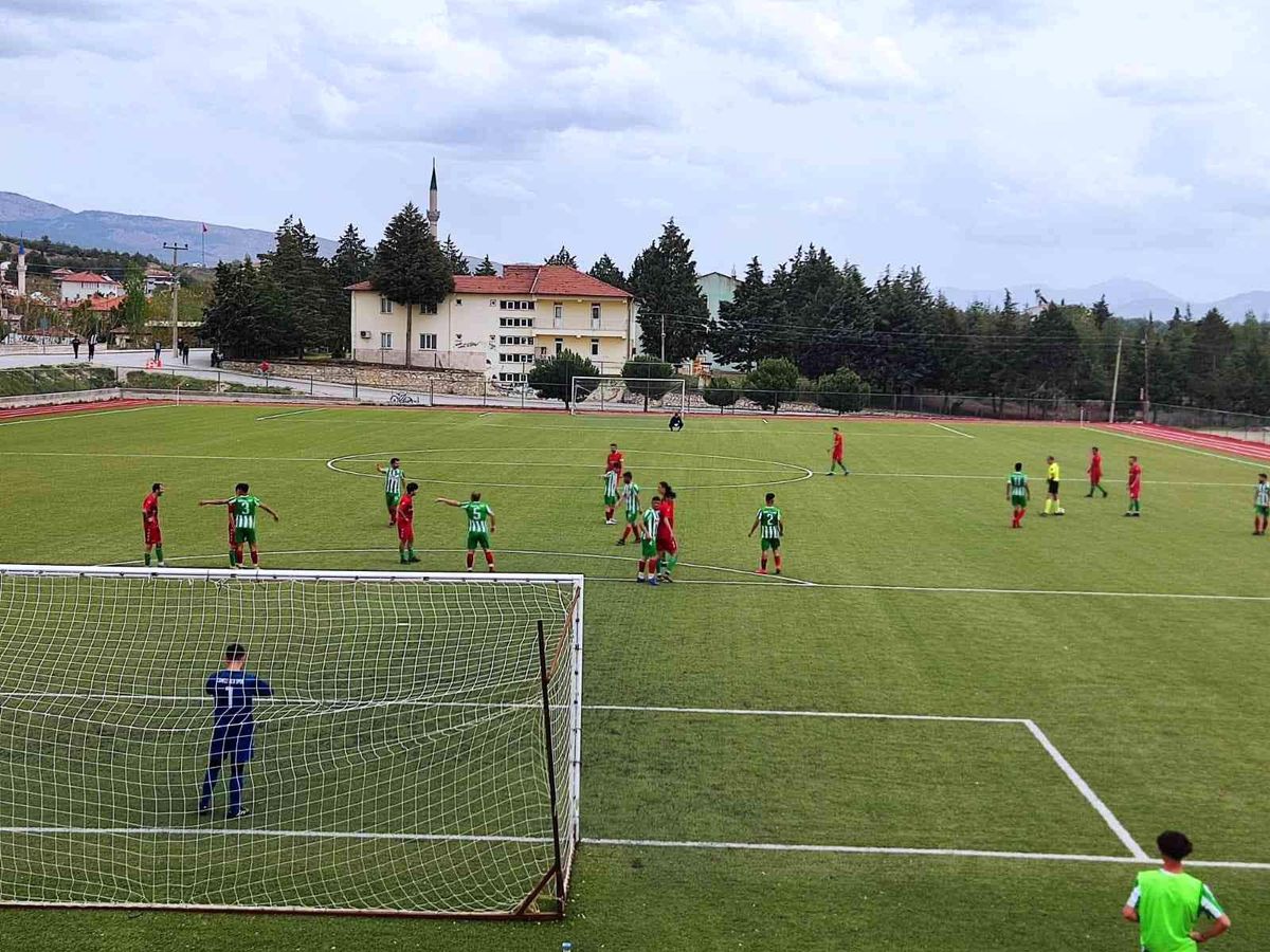 Çameli Belediyespor\'da 3-0\'dan geri dönüş 1 puanı getirdi