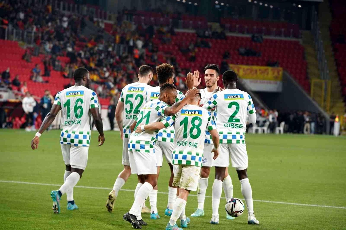Çaykur Rizespor ilk deplasman galibiyetini 7 golle aldı
