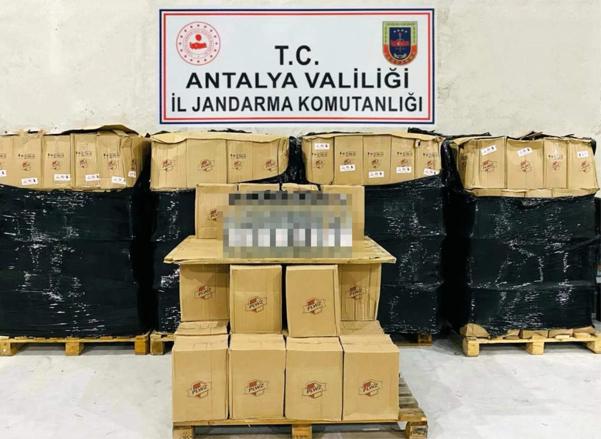 Depoya kaçak içki operasyonu: 4 bin 464 litre kaçak votka ele geçirildi