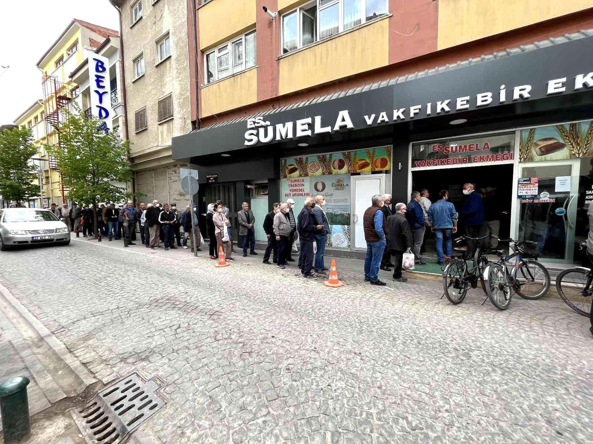 Fırınlarda arife yoğunluğu