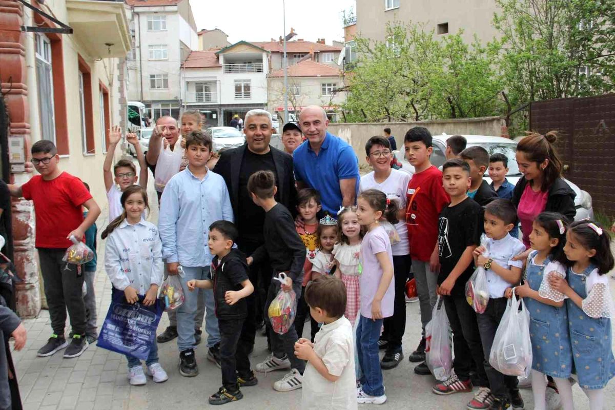 Hisarcık\'ta bayram adağı dağıtma geleneği