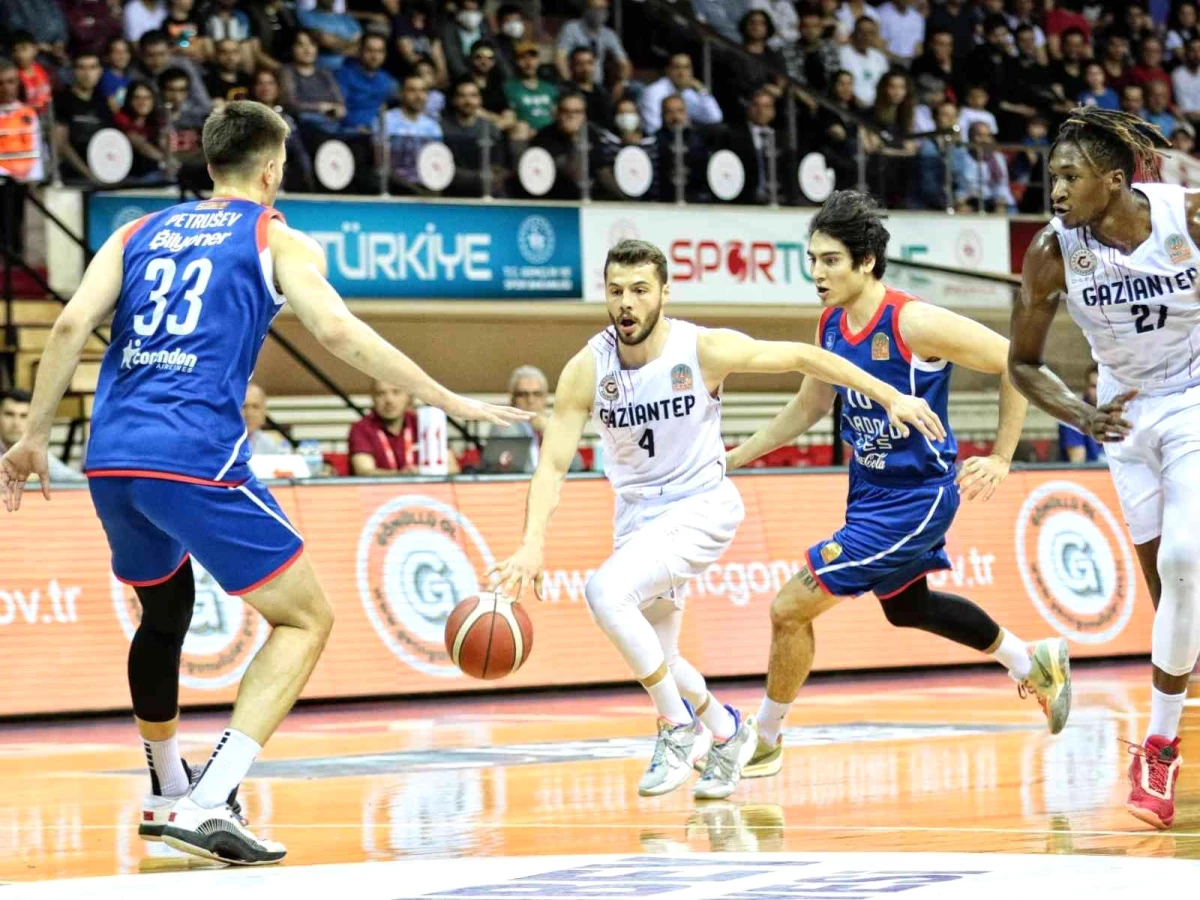 İNG Basketbol Süper Ligi: Gaziantep Basketbol: 78 Anadolu Efes: 69