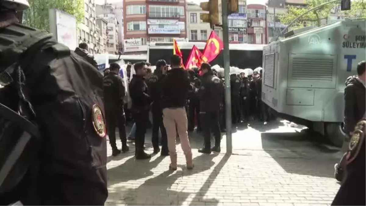 İzinsiz olarak Taksim Meydanı\'na çıkmak isteyen gruplara polis müdahale etti
