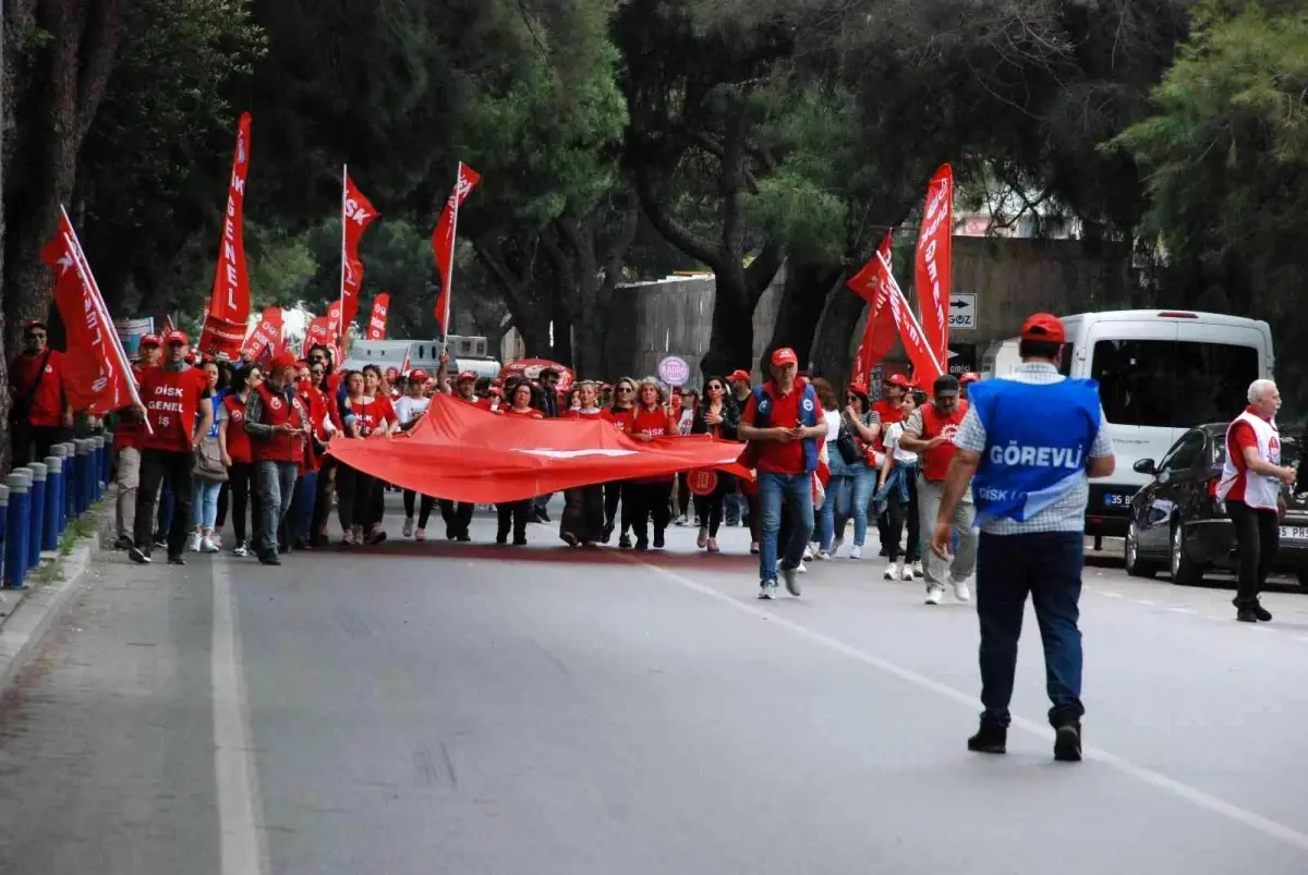 İzmir\'de 1 Mayıs kutlamaları