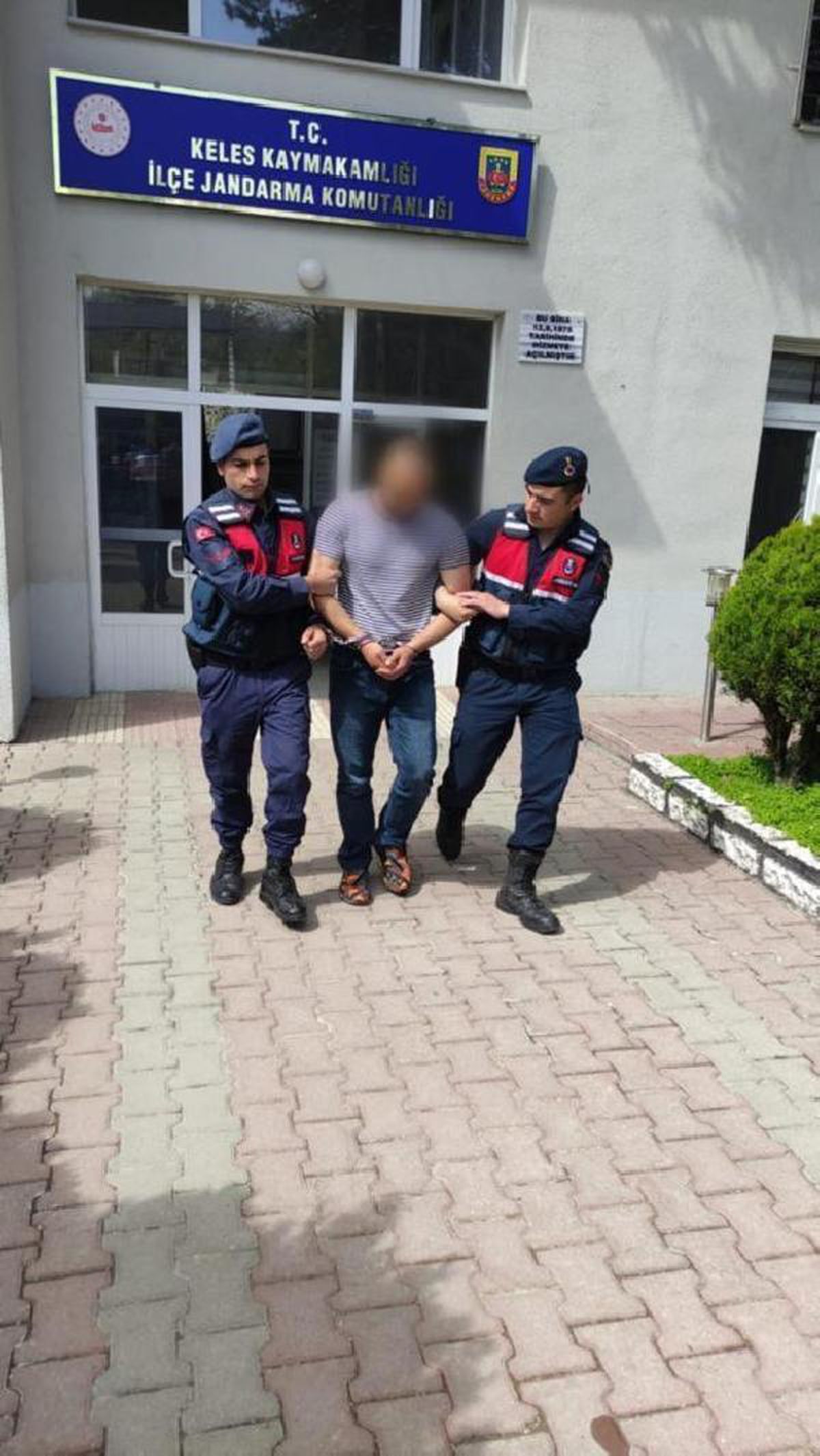 \'Jandarma\' olduğunu söyleyerek dolandıran şüpheli yakalandı