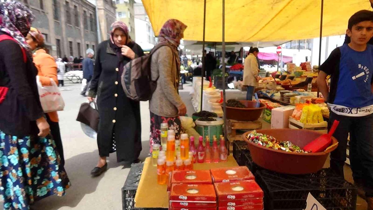 Kars\'ta bayram hareketliliği yaşanıyor