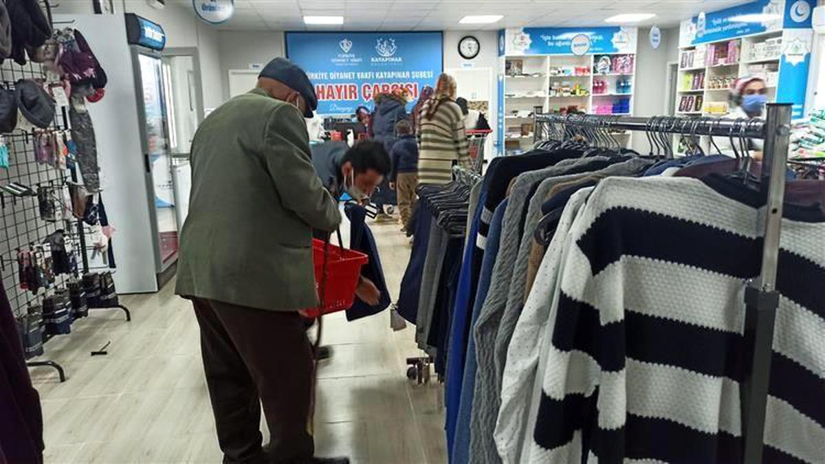 Kayapınar\'da ramazan ayında 8 bin 92 aileye ayni ve nakdi yardım yapıldı