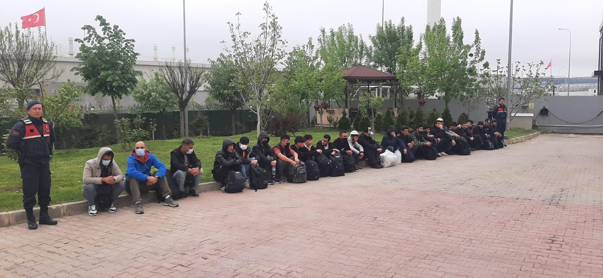 Kocaeli\'de 27 düzensiz göçmen yakalandı