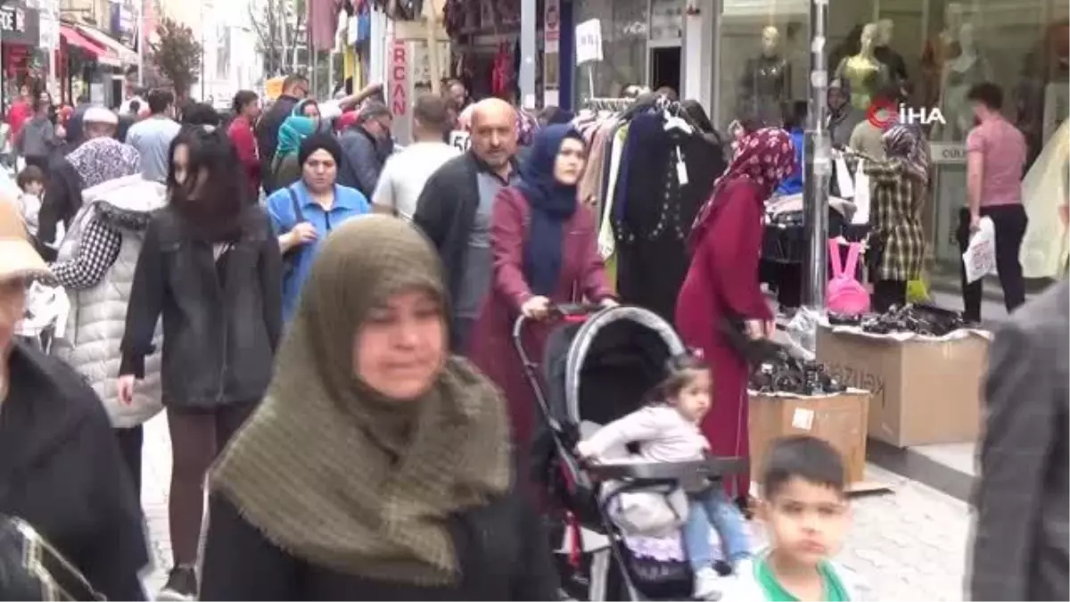 Mağazalarda bayram hareketliliği