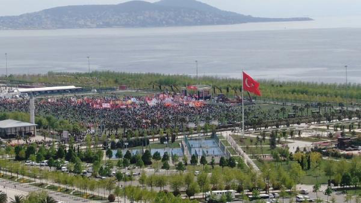 Maltepe\'deki 1 Mayıs kutlaması havadan görüntülendi