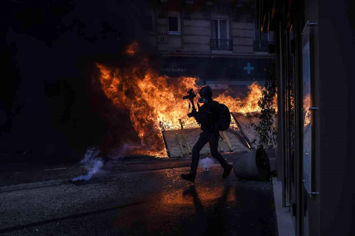 Son dakika haberleri: Paris\'teki olaylı 1 Mayıs kutlamalarında 54 kişi gözaltına alındı