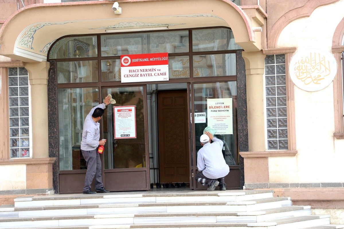 Son dakika haberi | Şehitkamil\'de camiler bayram namazı için hazırlandı