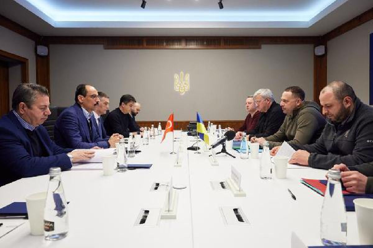 Sözcü Kalın, Ukrayna Devlet Başkanı Zelenski ile Kiev\'de görüştü