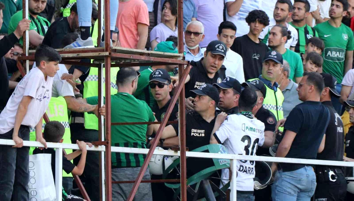 Taraftarlardan hakeme büyük tepki