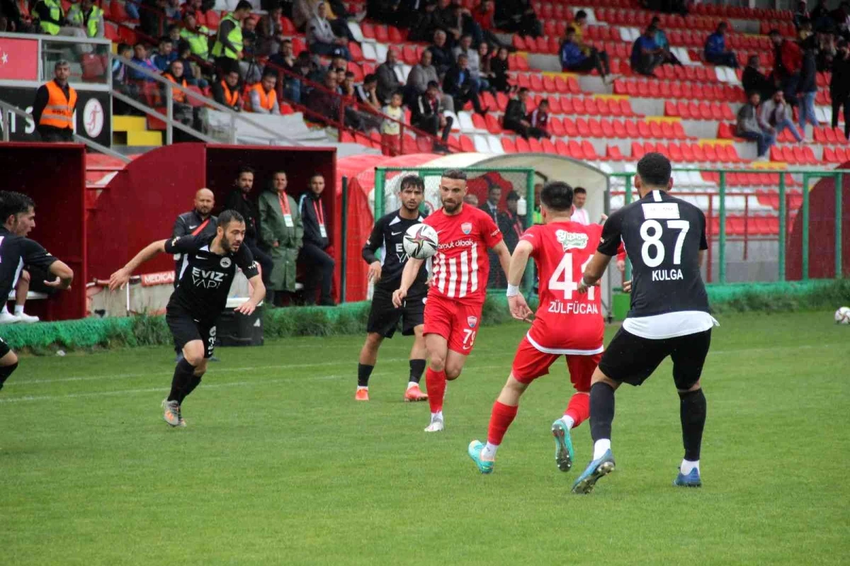 TFF 3. Lig: HD Elazığ Karakoçan FK: 3 Kuşadasıspor: 2
