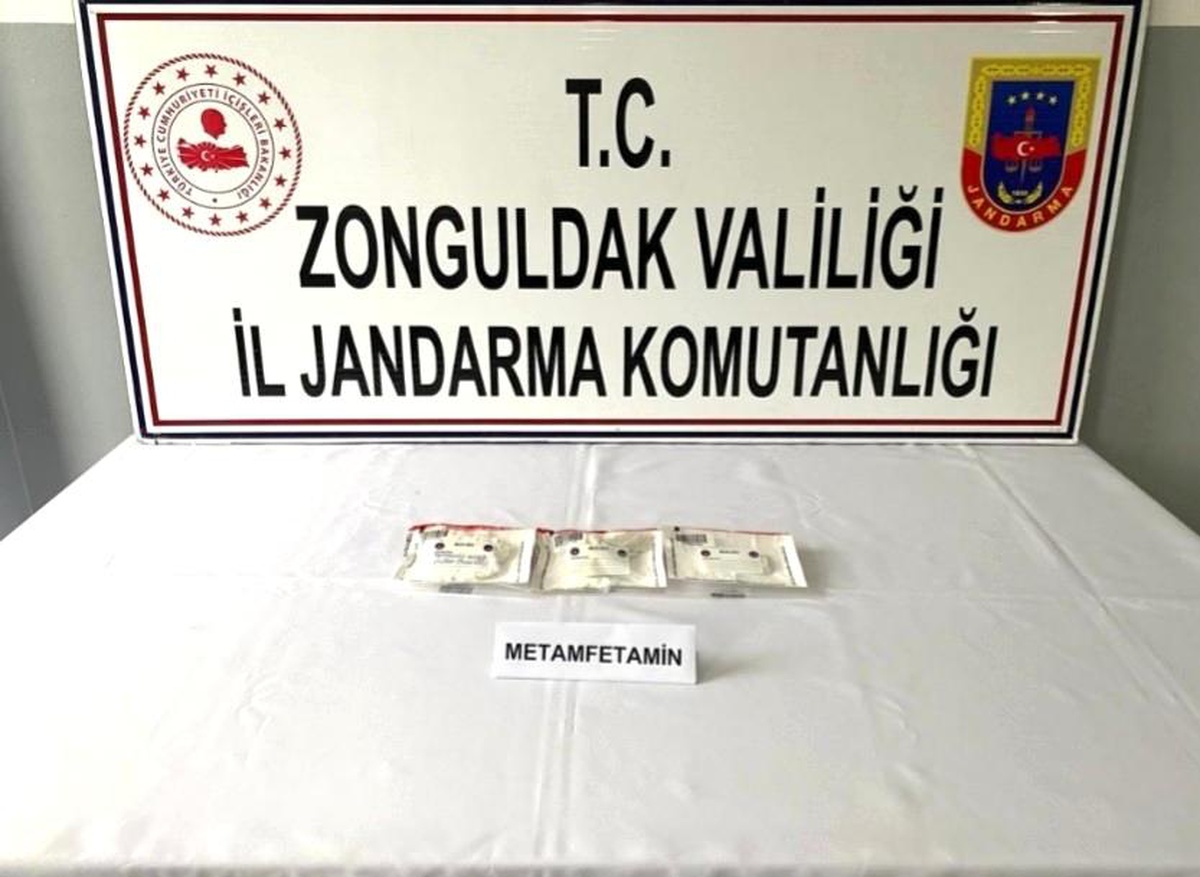 Yol kontrolünde uyuşturucu ile yakalandılar