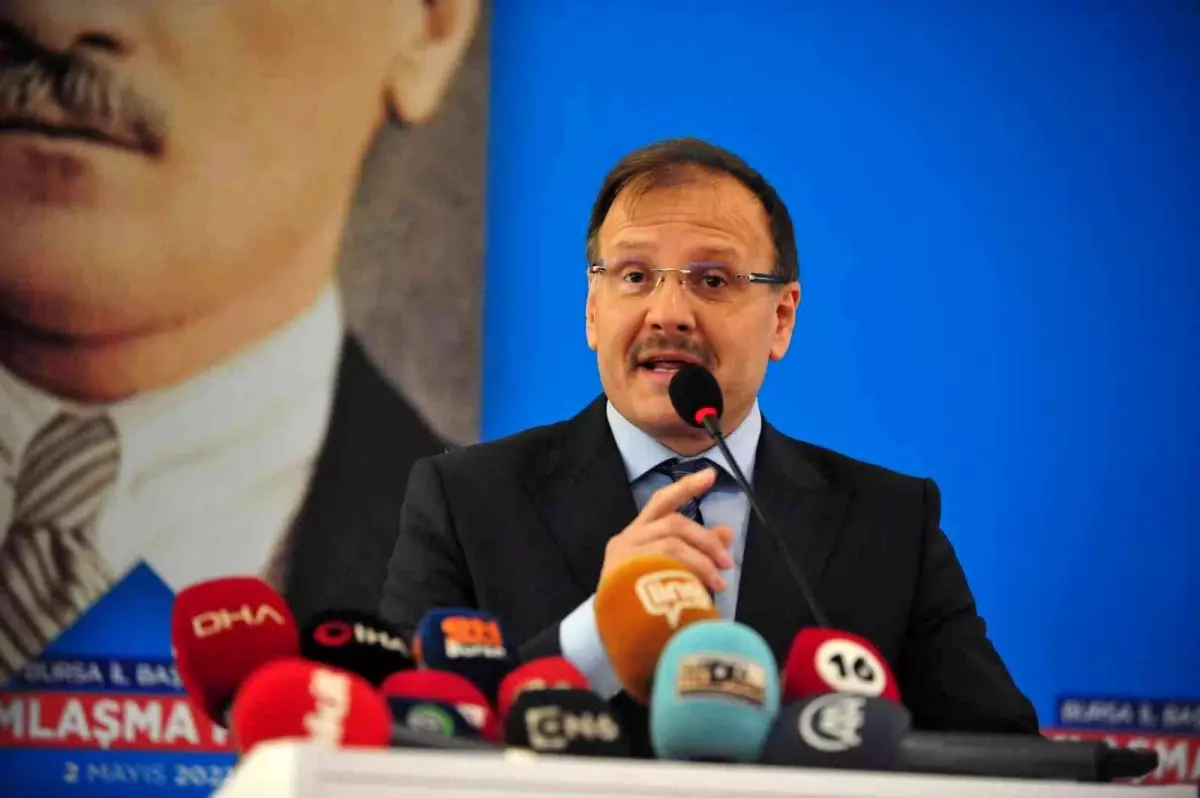 AK Partili Çavuşoğlu, İmamoğlu ve Özel'e hakaret etti