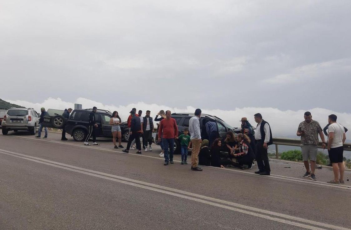 Antalya\'daki trafik kazasında 4 kişi yaralandı