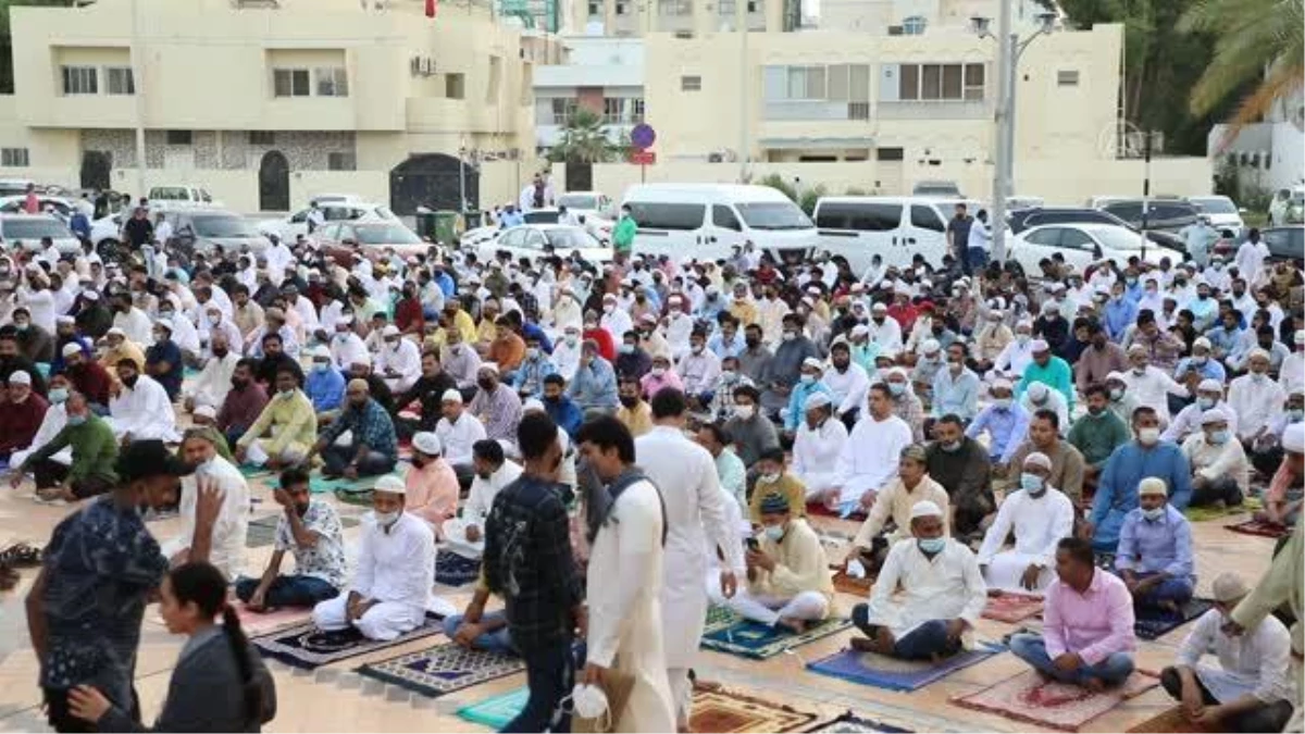 BAE\'de Ramazan Bayramı namazı kılındı