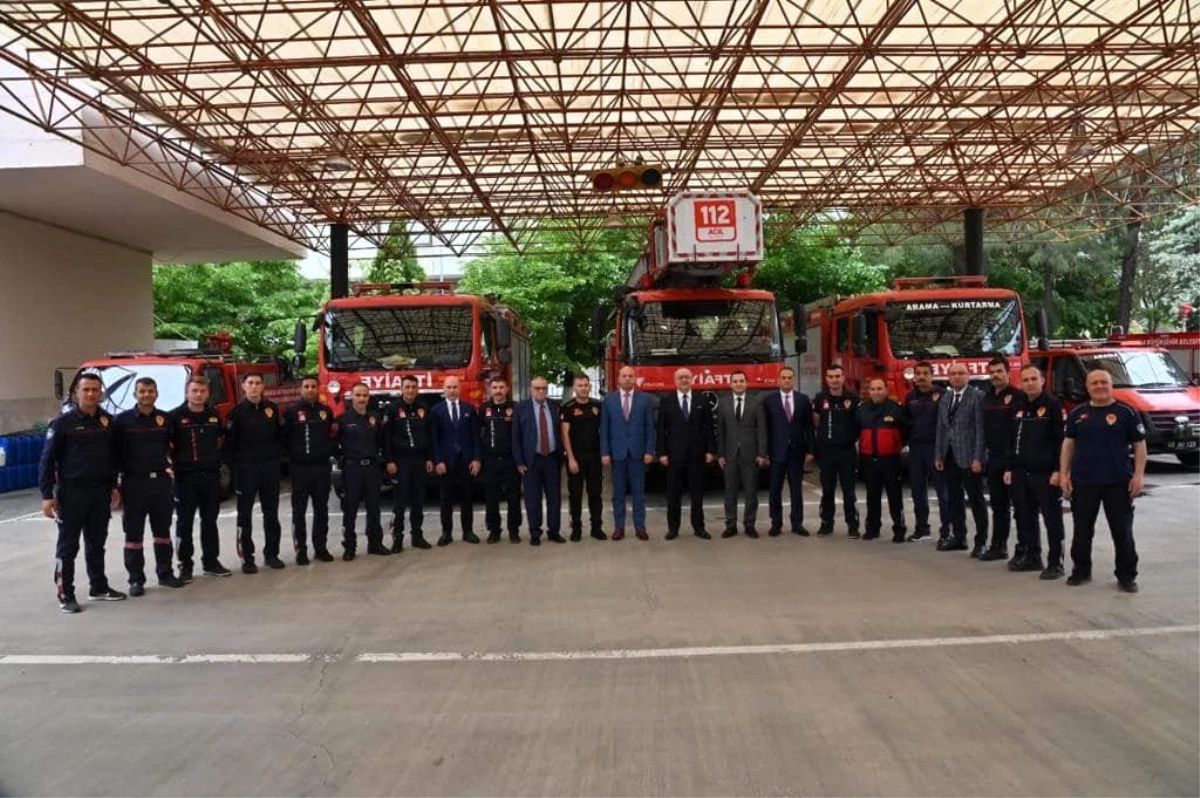 Başkan Ergün, görev başındaki personelle bayramlaştı