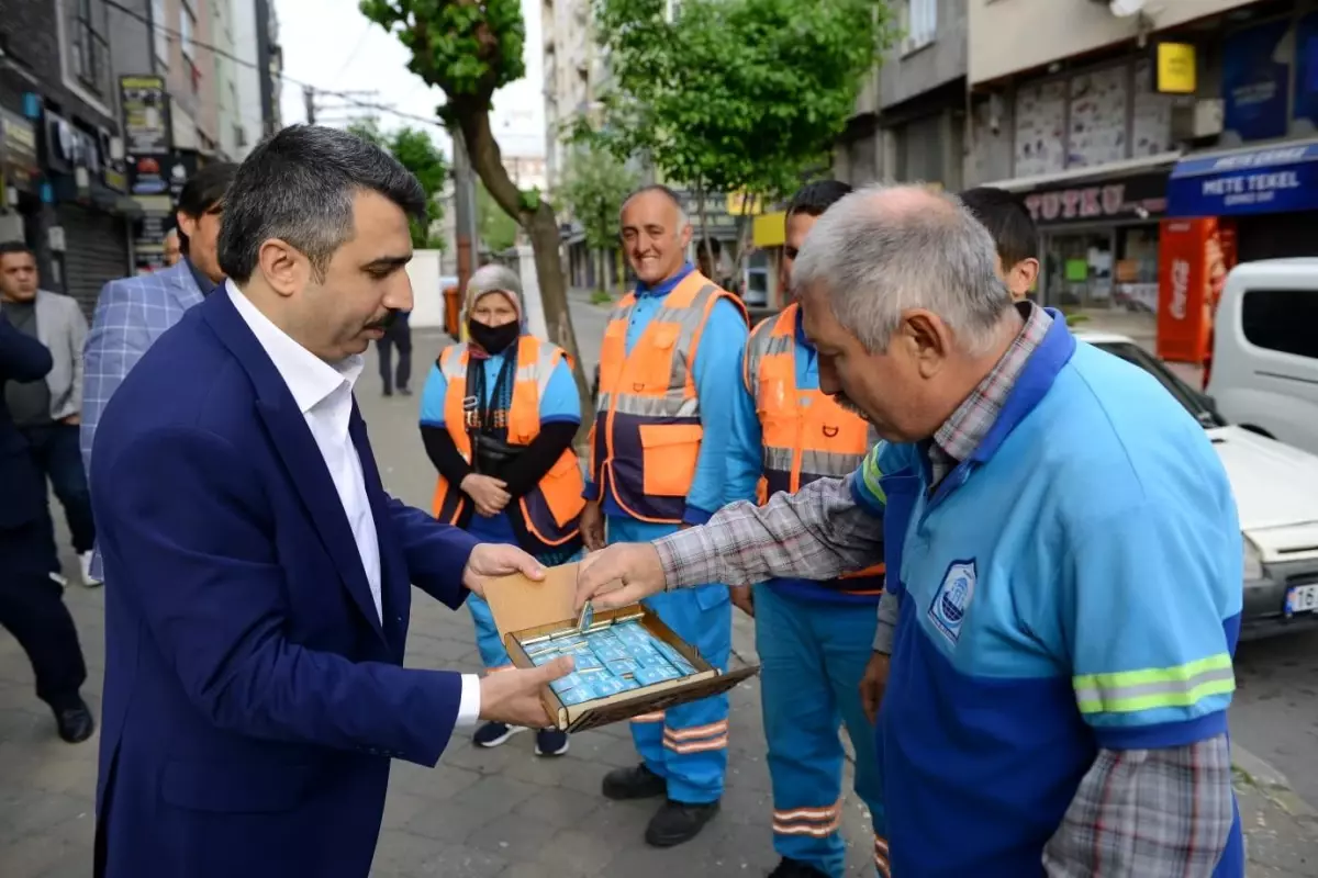 Başkan Yılmaz, vatandaşlarla bayramlaştı