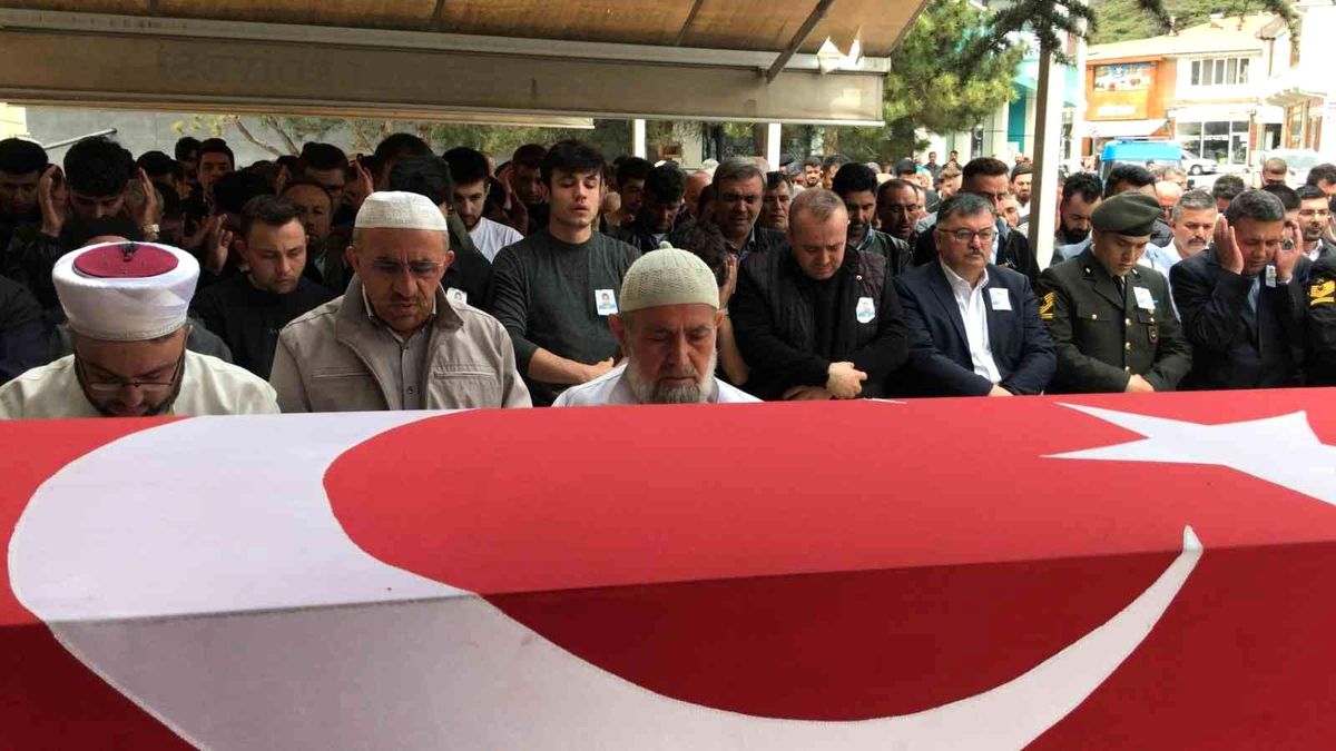 Son dakika haberi... Birliğinde vefat eden asker memleketinde son yolculuğuna uğurlandı
