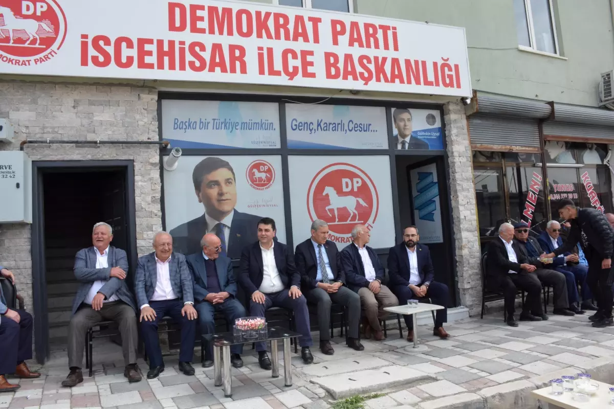 DP Genel Başkanı Gültekin Uysal, İscehisar'da bayramlaşma törenine katıldı