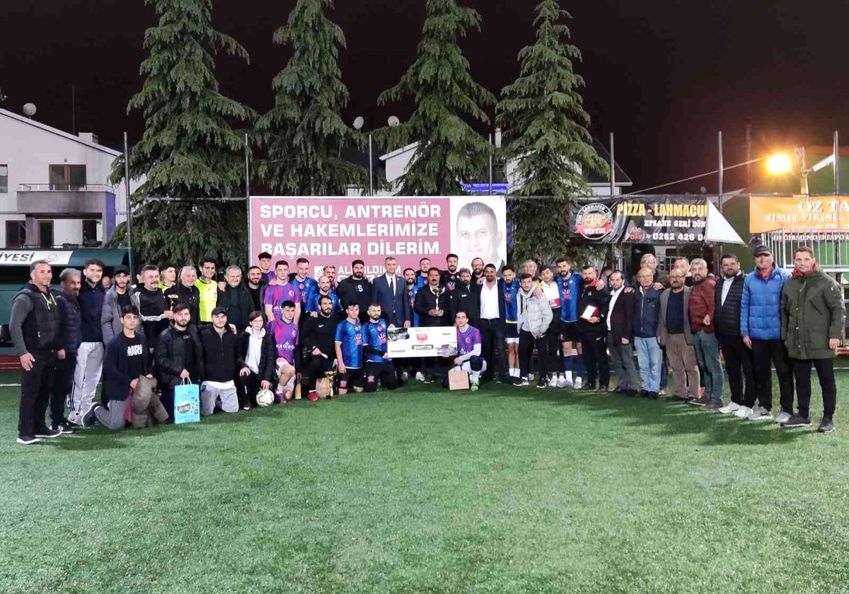 Gölcük Belediyesi 21. Geleneksel Futbol Şöleni'nde şampiyon belli oldu