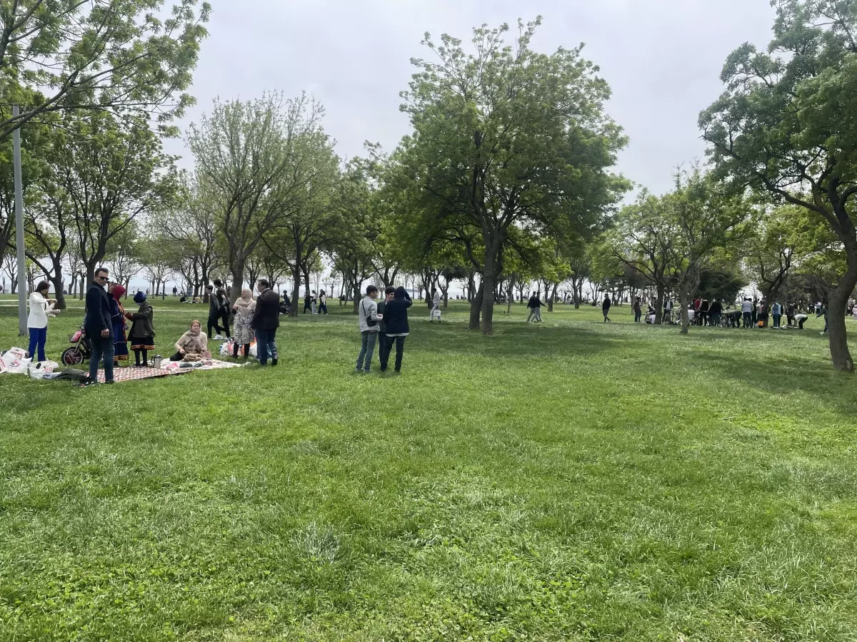Cevizlibağ'da ve Sultanahmet'te vatandaşlar yoğunluk oluşturdu