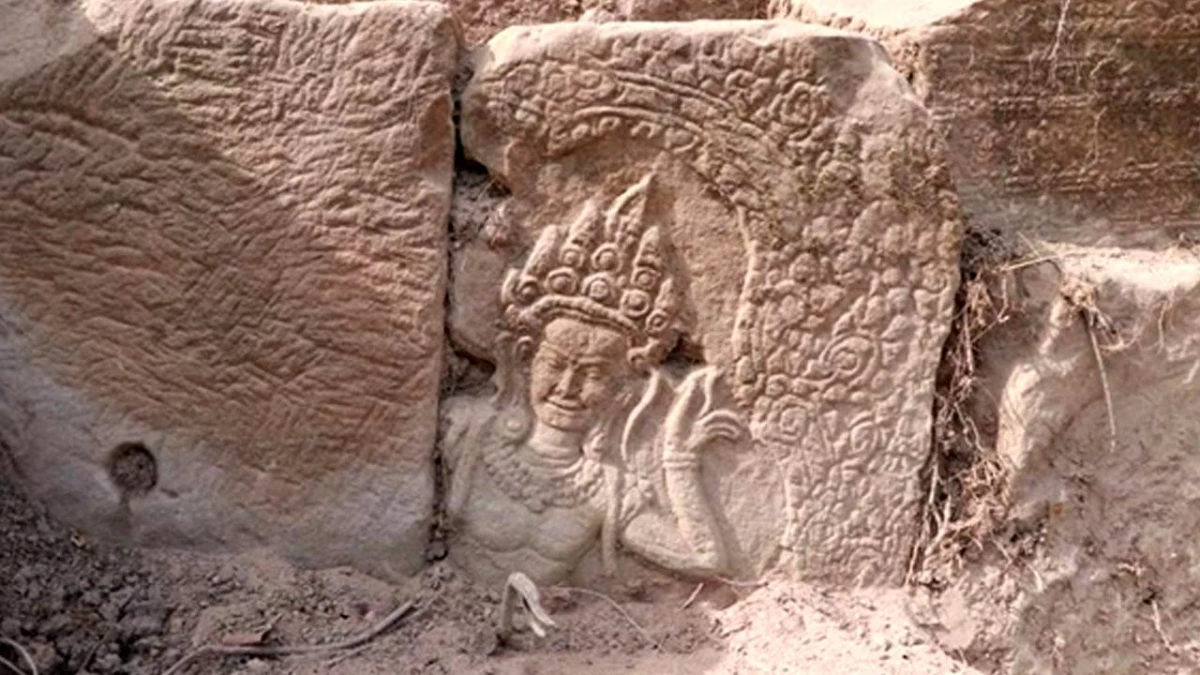 Kamboçya\'da 12. Yüzyıldan Kalma Taş Kabartmalar Bulundu