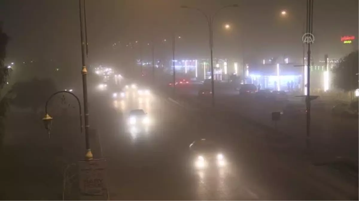 Yoğun kum fırtınası nedeniyle 50 kişi boğulma tehlikesi geçirdi