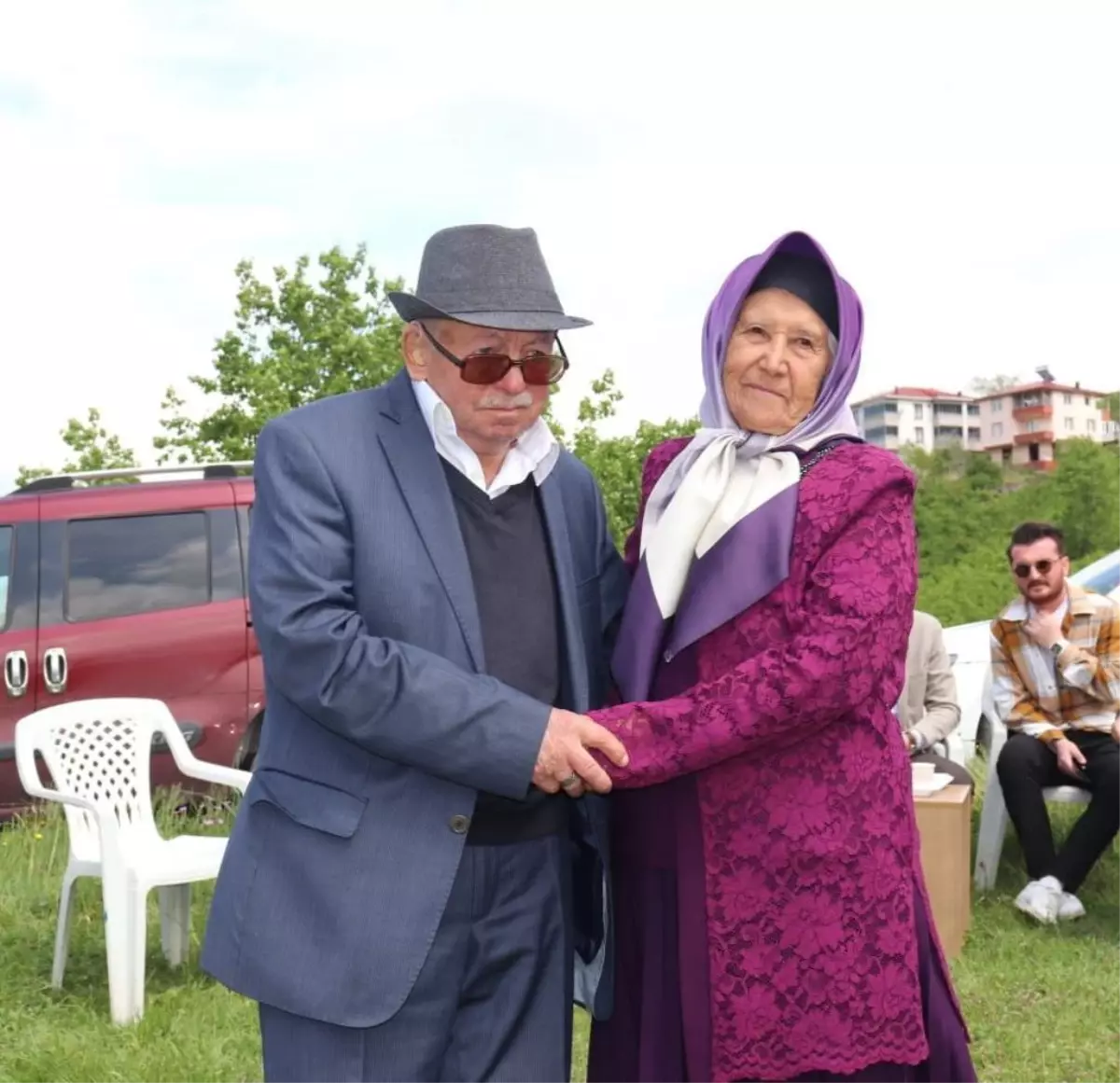 Ordu\'da 50 torunları olan çift, birlikteliklerinin 75. yılında nikah tazeledi