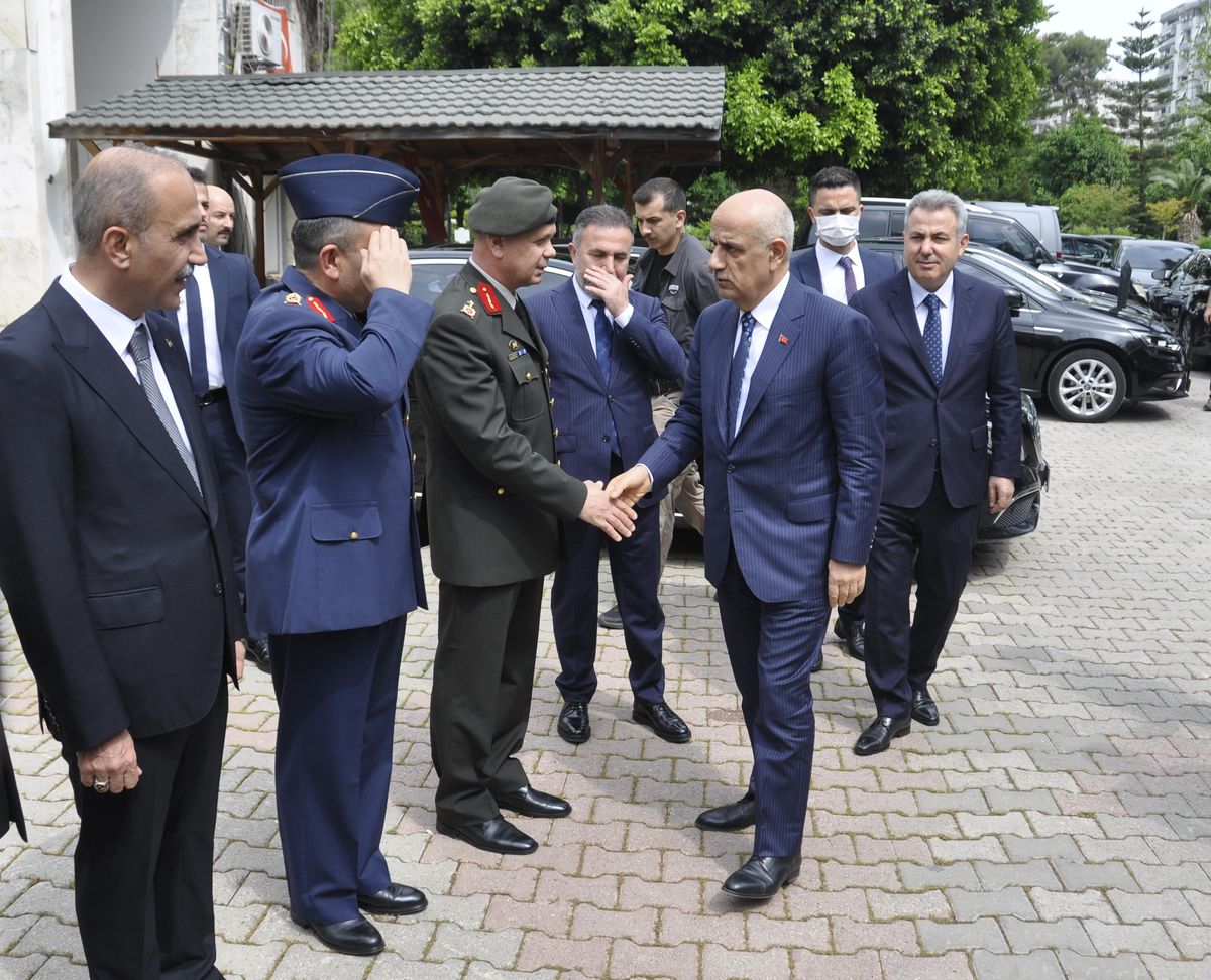 BAKAN KİRİŞCİ, ADANA'DA BAYRAMLAŞMA PROGRAMINA KATILDI