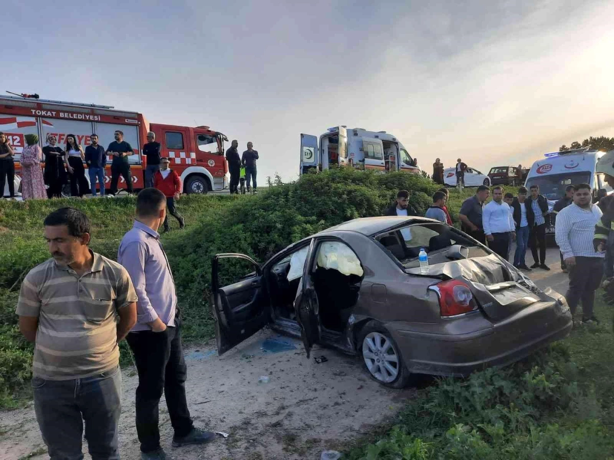 Son dakika haberi... Tokat\'ta otomobil şarampole devrildi: 5 yaralı