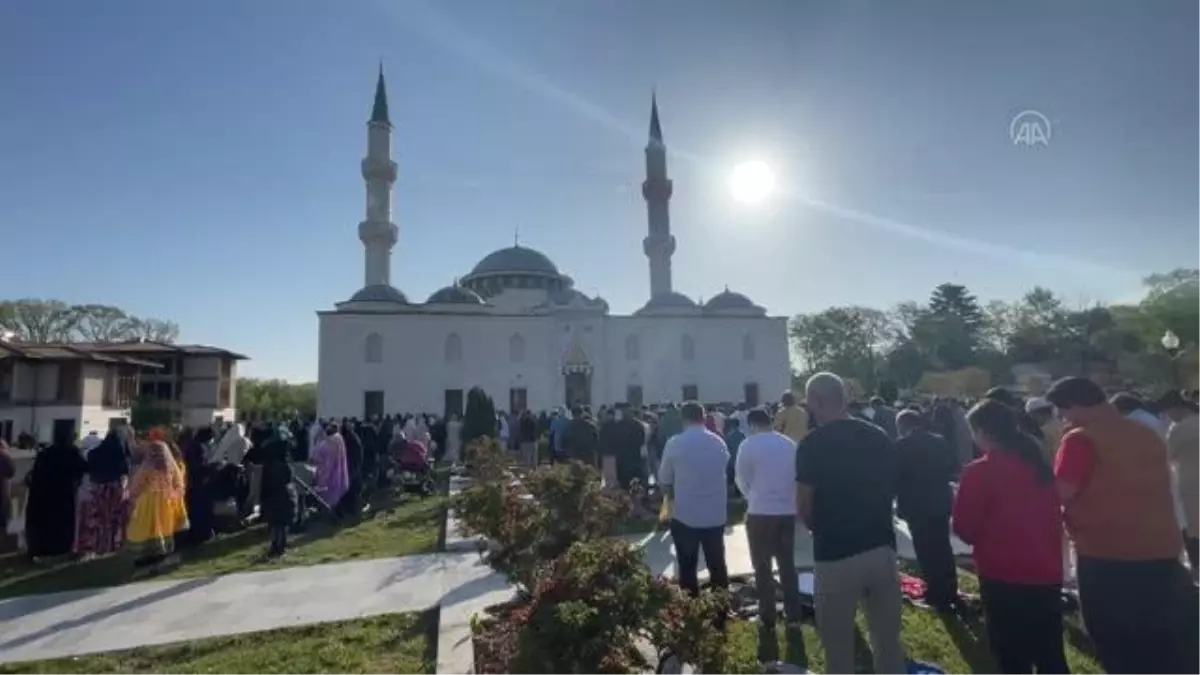 WASHINGTON - Amerika Diyanet Merkezi\'nde Ramazan Bayramı coşkusu