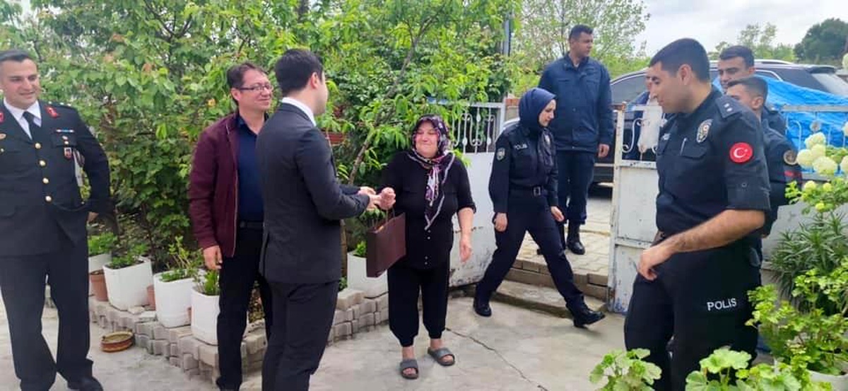 Son dakika haber... Bayramda şehit ve gazi aileleri ziyaret edildi