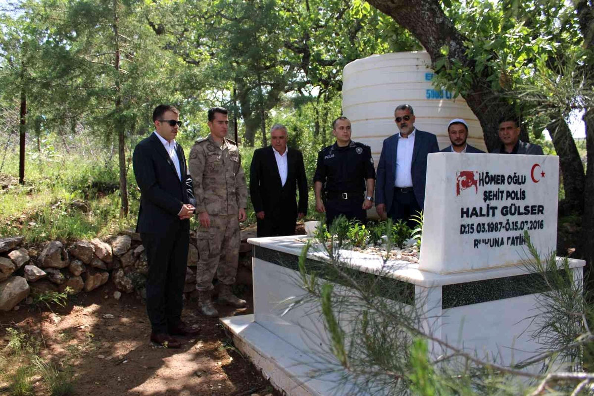 Son dakika haberi | Dicle Kaymakamı Yurdagül, şehit ailesi ve güvenlik güçleriyle bayramlaştı