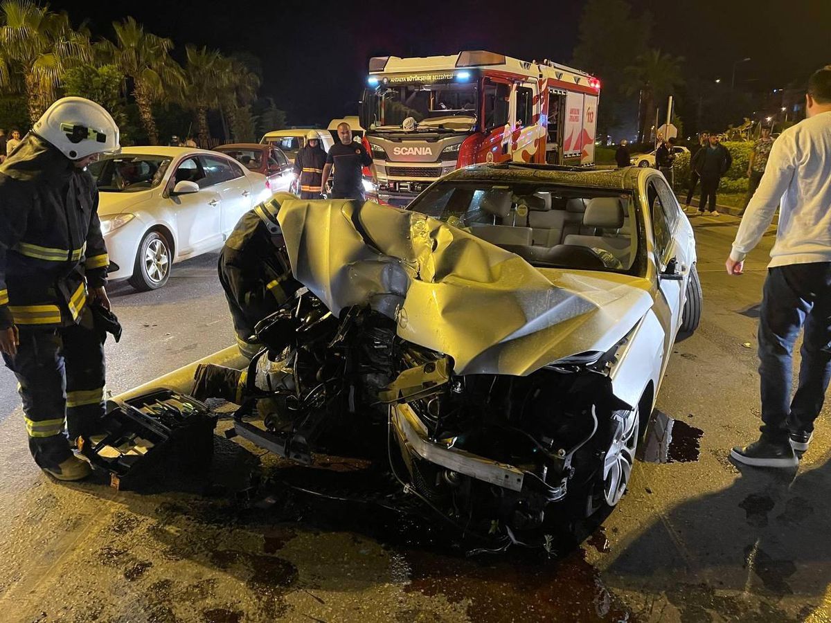 Son dakika haberleri: Direksiyon başında bayılan sürücü ölümden döndü