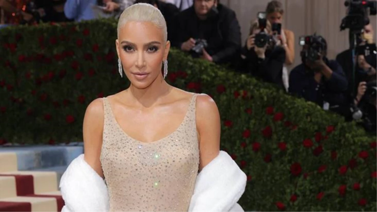 Kim Kardashian, Met Gala\'ya Marilyn Monroe\'nun ikonik elbisesiyle katıldı