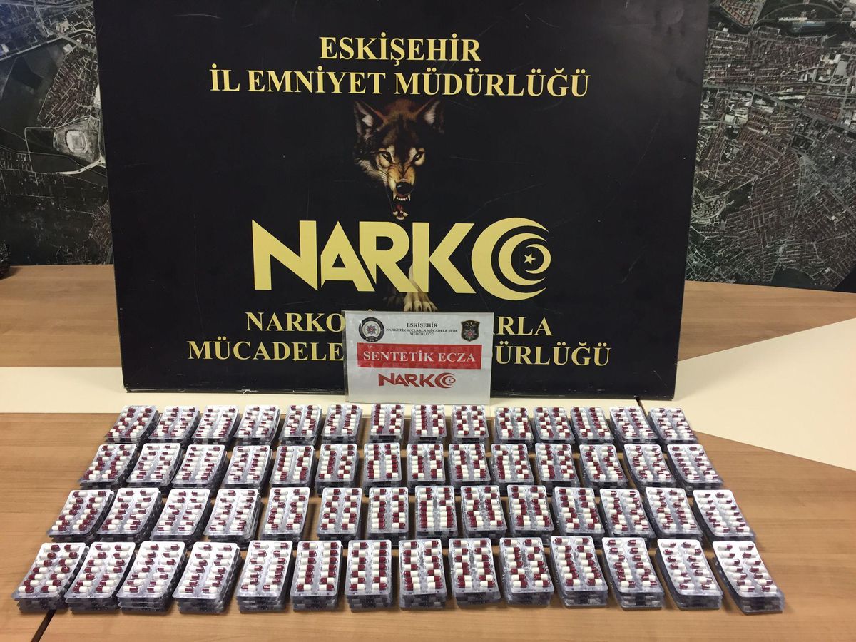 Eskişehir\'de 3 bin 136 sentetik uyuşturucu hap ele geçirildi