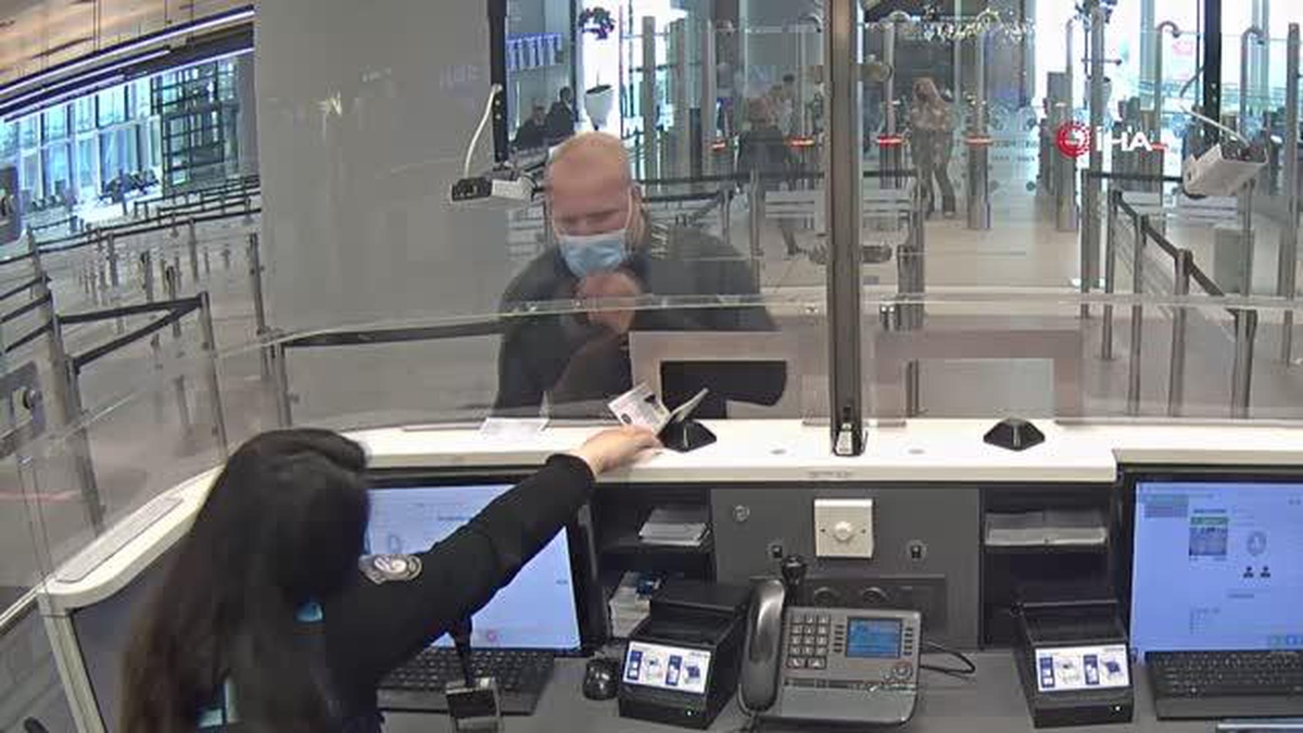 İngiltere\'de kırmızı bültenle aranan şahıs İstanbul Havalimanı\'nda yakalandı