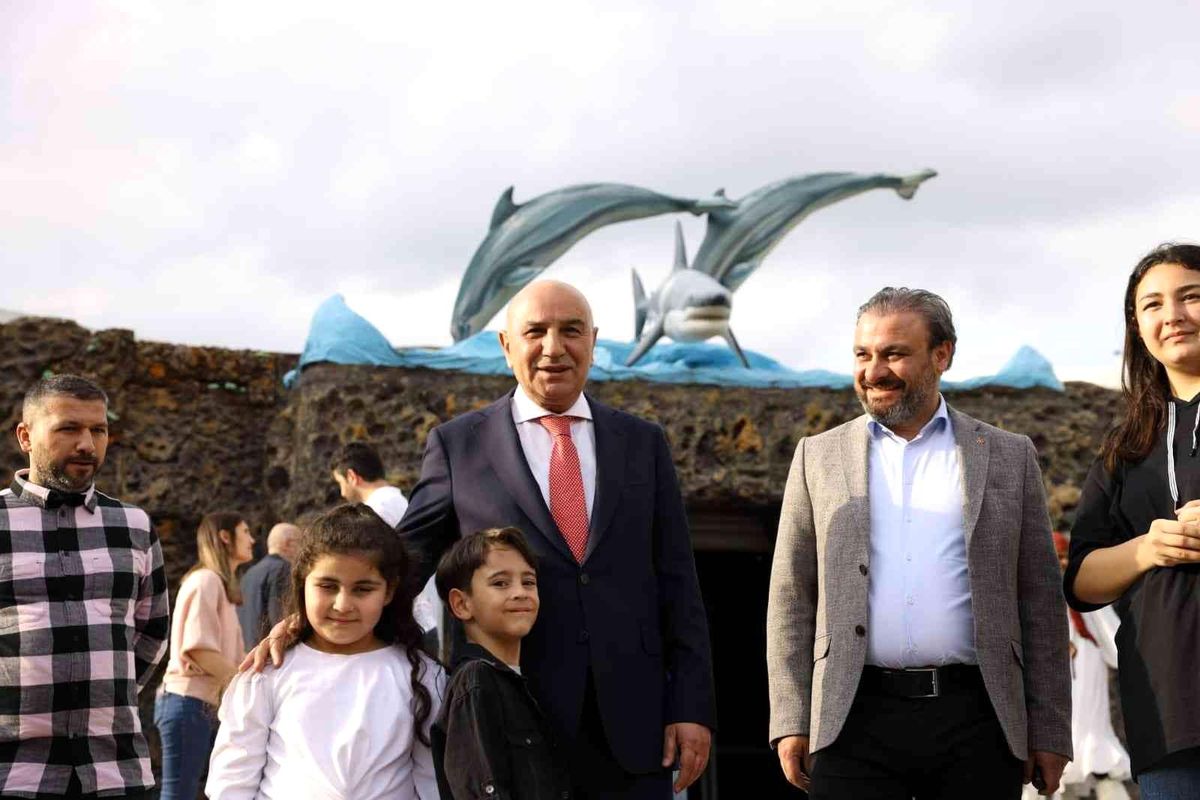 Keçiören'de Deniz Dünyası'na ziyaretçi akını