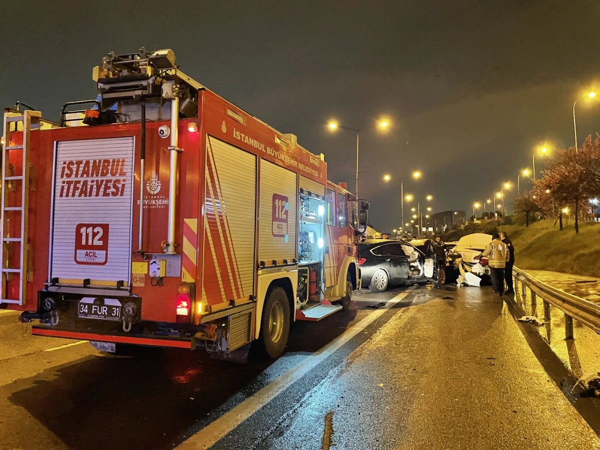 Son dakika haberleri! Pendik\'te meydana gelen trafik kazasında 5 kişi yaralandı