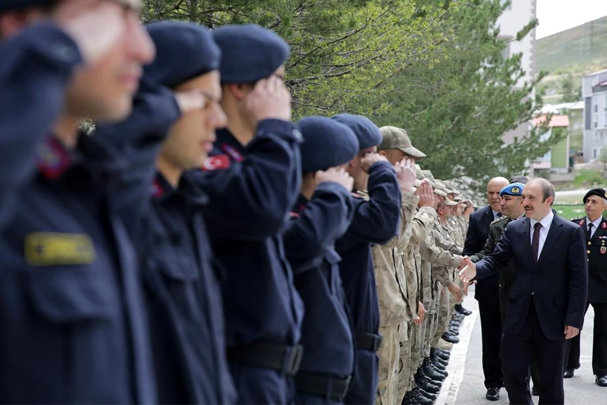 Vali Epcim, askeri personel ve emniyet mensuplarıyla bayramlaştı