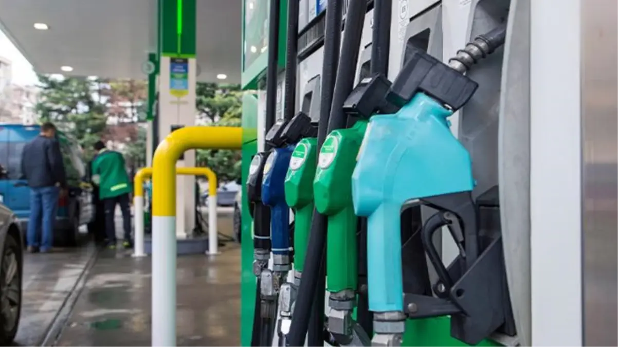 Rus petrolüne ambargo kararı, petrol piyasalarında gerilime neden oldu: Türkiye\'de akaryakıt fiyatları 35-40 TL\'ye çıkabilir