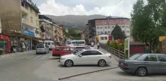 Adres sordukları Mehmet Deniz'i öldürüp, 1 kişiyi bıçakladılar